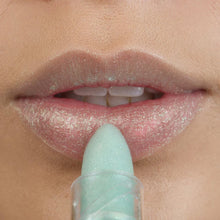 Cargar imagen en el visor de la galería, LABIAL GLITTER CHICAS SUPERPODEROSAS