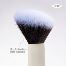 Cargar imagen en el visor de la galería, BROCHA DUO GLAM DB03 CONTORNO Y ABANICO ATENEA