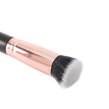 Cargar imagen en el visor de la galería, BROCHA INDIVIDUAL KABUKI PEQUEÑA P109