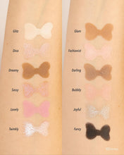 Cargar imagen en el visor de la galería, PALETA DE SOMBRAS 12 TONOS MINNIE MOUSE MIIS