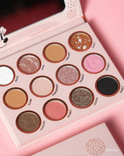 Cargar imagen en el visor de la galería, PALETA DE SOMBRAS 12 TONOS MINNIE MOUSE MIIS