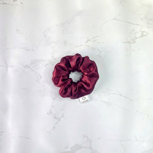 Cargar imagen en el visor de la galería, SCRUNCHIE EN SATÍN PEQUEÑA