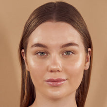 Cargar imagen en el visor de la galería, STICK ILUMINADOR CREMOSO EN BARRA ATENEA