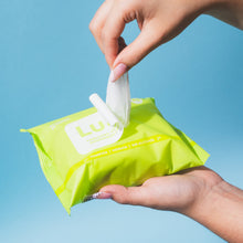 Cargar imagen en el visor de la galería, TOALLAS HUMEDAS DESMAQUILLANTES X30 LULA