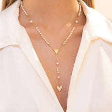 Cargar imagen en el visor de la galería, ROSARIO PERLAS CORAZÓN + ARETES
