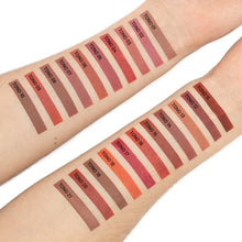 Cargar imagen en el visor de la galería, TRENDY LABIAL MATTE NUEVA PRESENTACIÓN REF LT05