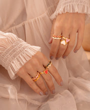 Cargar imagen en el visor de la galería, ANILLO CORAZÓN FUCSIA