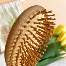 Cargar imagen en el visor de la galería, CEPILLO BAMBOO CON BOLSA ECOLOGICA ANYELUZ