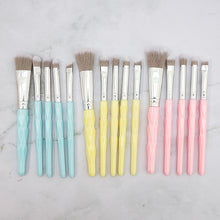 Cargar imagen en el visor de la galería, KIT BROCHA MILKSHAKE X 5 UND TRENDY