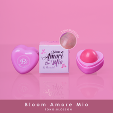 Cargar imagen en el visor de la galería, BALSAMO DE LABIOS AMORE MIO BLOOMSHELL
