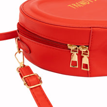 Cargar imagen en el visor de la galería, BOLSO CORAZÓN ROJO TRENDY
