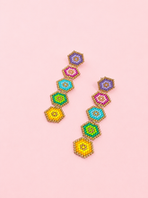 Cargar imagen en el visor de la galería, ARETES HEXA MULTICOLOR MIYUKI
