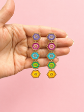 Cargar imagen en el visor de la galería, ARETES HEXA MULTICOLOR MIYUKI
