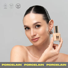Cargar imagen en el visor de la galería, SERUM TINTED FOUNDATION 1ST SCENE 30ML BASE TIPO TINTA ATENEA
