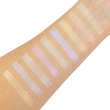 Cargar imagen en el visor de la galería, SOMBRA ILUMINADOR GEL PARTY GLOW TRENDY
