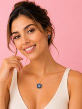 Cargar imagen en el visor de la galería, SET ARETES Y COLLAR FLORES MIYUKI
