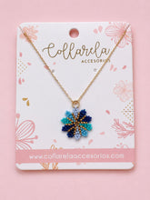 Cargar imagen en el visor de la galería, SET ARETES Y COLLAR FLOR ENCANTO MIYUKI
