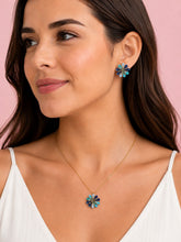 Cargar imagen en el visor de la galería, SET ARETES Y COLLAR FLOR ENCANTO MIYUKI
