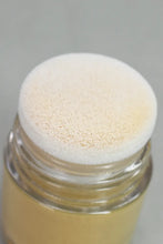 Cargar imagen en el visor de la galería, POLVO BRILLANTE CORPORAL DOLCE BELLA TONO 01 - DORADO
