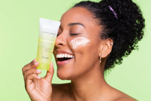 Cargar imagen en el visor de la galería, JABÓN EN GEL DE LIMPIEZA FACIAL RUBY SKIN
