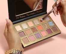 Cargar imagen en el visor de la galería, PALETA DE SOMBRAS ETERNAL CHARM FEBBLE
