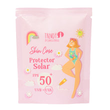 Cargar imagen en el visor de la galería, SACHET PROTECTOR SOLAR FACIAL TRENDY 40ML
