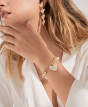 Cargar imagen en el visor de la galería, PULSERA AMOR PERLADO
