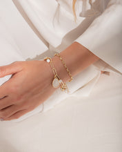 Cargar imagen en el visor de la galería, PULSERA GOTAS Y PERLAS
